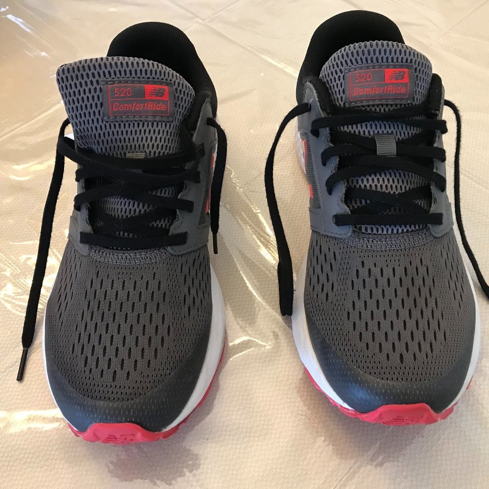 NEW BALANCE MAN TENNIS SHOES SIZE 8.5